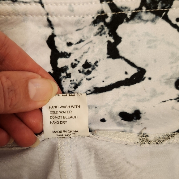 Marble Print Women's Leggings - Picture 6 of 6